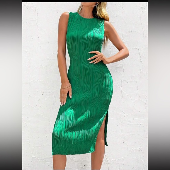 Beautiful green midi dress. - Picture 1 of 3